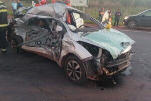 Motorista e dois adolescentes morrem em batida contra caminhão na MT-010