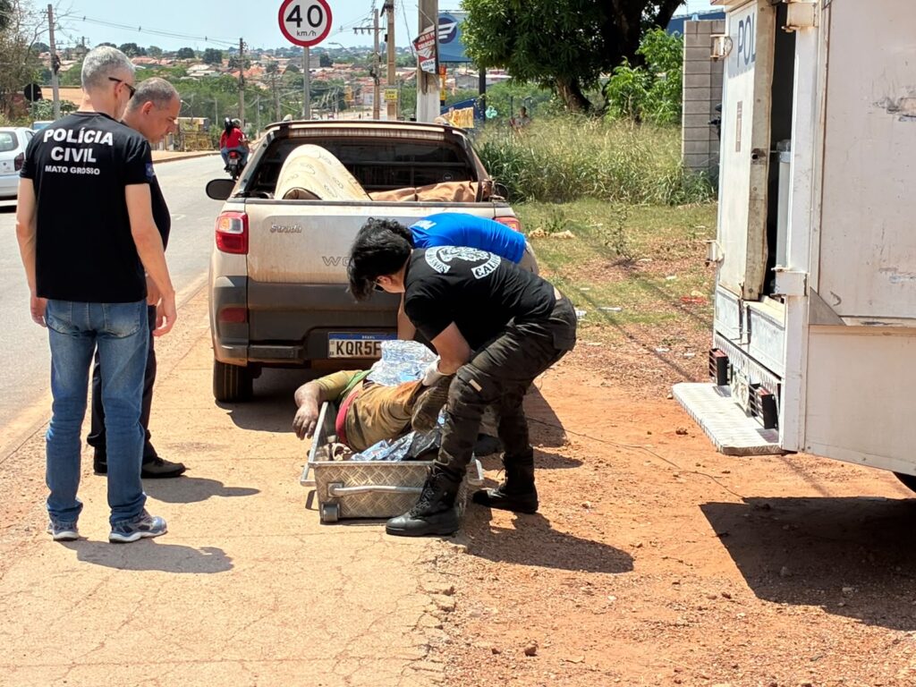 Motorista é preso com R$ 5,58 milhões em drogas escondidas em malas dentro de caminhão