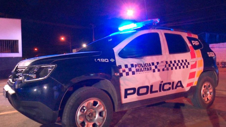 Homem é amarrado e esfaqueado durante roubo dentro de casa em Cuiabá