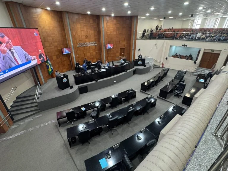 ALMT rejeita derrubada de veto e servidores do TJ ficam sem reajuste