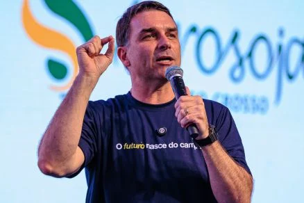 Derrotado, Flávio Bolsonaro diz que não aceitará resultado e pede anulação