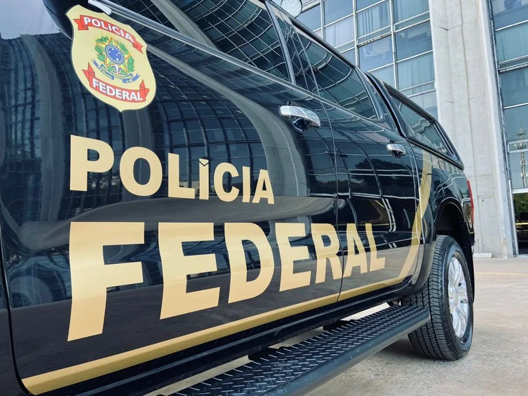 PF bloqueia até R$ 1 mi em ação contra grupo suspeito de enviar brasileiros ilegalmente aos EUA